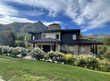 Casa · 440m² · 9 Ambientes · 2 Cocheras · Gran Casa en Arelauquen, Bariloche
