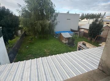 Casa · 92m² · 2 Ambientes · 1 Cochera · Casa en Venta