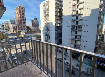 Departamento · 31m² · 1 Ambiente · Departamento de 1 Ambiente a La Calle con Balcon Saliente