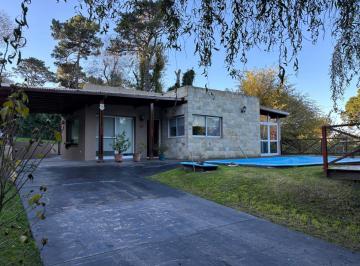 Quinta vacacional · 160m² · 2 Dormitorios · 2 Cocheras · Venta / Chalet 3 Ambientes / Gas Natural / Apto Credito /