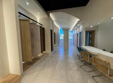 Local comercial · 260m² · 1 Cochera · Oportunidad Unica. Local Gastronomico Frontal Al Hotel