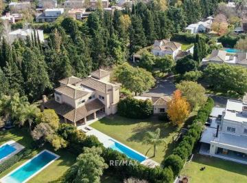 Casa · 387m² · 5 Ambientes · 3 Cocheras · Venta Casa 5amb. Doble Lote Sta. María de Los Olivos