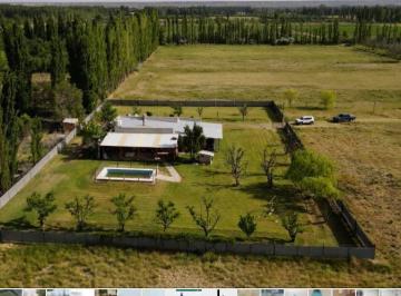 Quinta vacacional · 147m² · 3 Ambientes · 2 Cocheras · Quinta en Fernandez Oro Sector Frente a La Masia