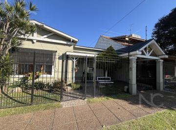 Casa · 230m² · 6 Ambientes · 3 Cocheras · Casa de 6 Ambientes con Pileta en Venta en Bernal Este!