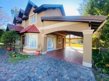 Casa · 140m² · 4 Ambientes · 2 Cocheras · Venta Casa 4 Amb Jardin y Parrilla Echeverria del Lago Canning