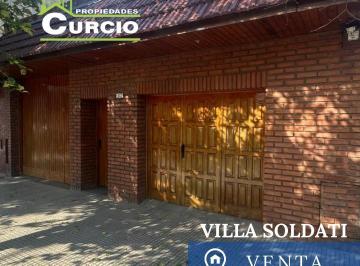 Casa · 231m² · 4 Ambientes · 3 Cocheras · Venta Casa 4 Ambientes con Quincho y Garage en Villa Soldati