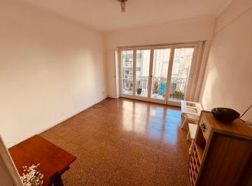 Departamento · 60m² · 3 Ambientes · Departamento en Sarmiento 2300 de Tres Ambientes con Balcon