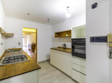 Departamento · 110m² · 4 Ambientes · 1 Cochera · Departamento en Flores