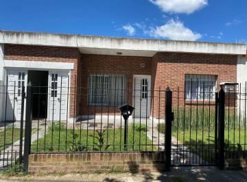 Casa · 98m² · 3 Ambientes · 1 Cochera · Casa en Venta en Pergamino con Patio