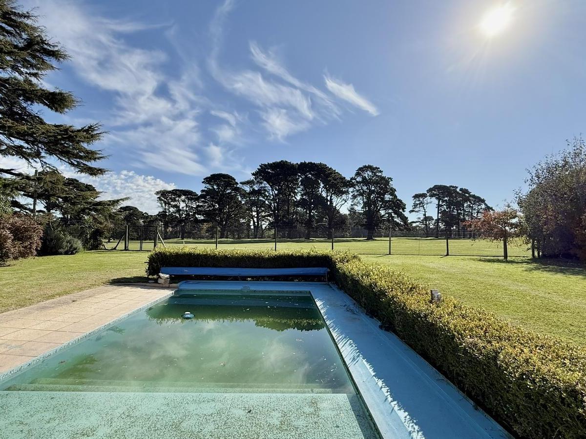 Chalet 3 amb, 220m² con pileta y jardín — Nuevo Golf