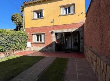 Casa · 260m² · 4 Dormitorios · 1 Cochera · Gran Casa en Las Heras!