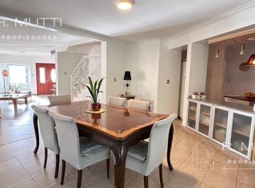 Casa · 360m² · 7 Ambientes · 3 Cocheras · Casa en Venta en San Patricio – con Piscina, Cochera y Dependencia