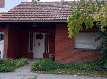 Casa · 180m² · 5 Ambientes · Casa 3 Amb. a Reciclar Más Dpto Atrás de 3 Amb. - San Carlos