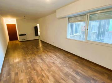 Departamento · 76m² · 4 Ambientes · Montevideo E/ Corrientes y Paraguay