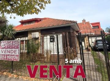 Casa · 240m² · 4 Dormitorios · 1 Cochera · Venta Chalet 5 Amb Terreno 645 m² - Zona Güemes