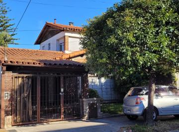 Casa de 5 ambientes, Morón · Chalet de 5 Ambientes en Bº Guemes Para Actualizar.