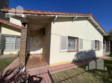 PH · 75m² · 3 Ambientes · Venta Casa PH Castelar Norte 3 Ambientes