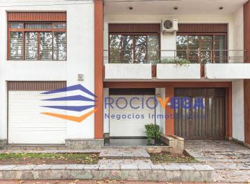 Casa · 197m² · 6 Ambientes · 3 Cocheras · Casa a La Venta en Lujan