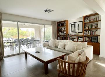 Casa de 5 ambientes, Pilar · Venta Casa en Roble Joven