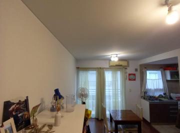 Departamento de 1 ambiente, Lomas de Zamora · Luminoso Monoambiente con Balcón