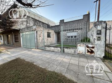 Casa · 171m² · 5 Ambientes · 1 Cochera · Venta - Casa Para Dos Familias - Entrada Independiente - Garage - Lanús Este