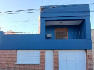 Casa · 198m² · 3 Ambientes · 1 Cochera · "Casa en Maria Selva con Todas Las Comodidades"