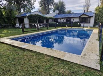 MRE-MRE-2353_2 · Casa Golf Country Chascomus, 3 Dorm, Piscina, Parque con Arboles