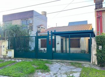 Casa de 4 ambientes, Rosario · Zona Florida - Rio Residencial Piaggio 258 - Casa 3 Dorm.