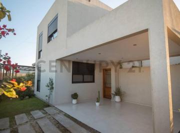 Casa · 213m² · 5 Ambientes · 2 Cocheras · Casa en Venta en Barrio El Quimilar