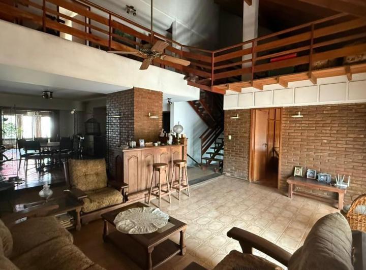 Casa · 349ha · 5 Ambientes