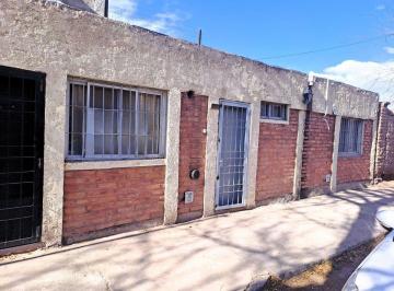 Casa · 69m² · 4 Ambientes · 1 Cochera · Casa 4 Ambientes a La Venta en Dorrego. Mendoza