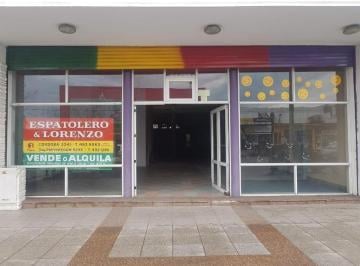 Local comercial · 615m² · 1 Ambiente · Local con Dos Viviendas