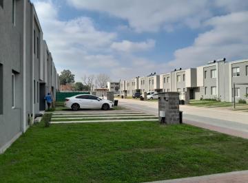 Casa · 104m² · 4 Ambientes · 1 Cochera · Casa en Venta