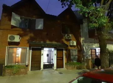 PH de 2 ambientes, Villa Santa Rita · Hermoso PH con Patio y Balcon - Zona Villa del Parque