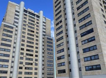 Departamento · 4 Ambientes · 1 Cochera · Alquiler Temporario en Torres del Golf