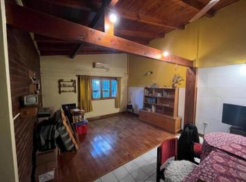 Casa · 95m² · 4 Ambientes · 1 Cochera · Casa en Venta - 3 Dorm. 2 Baños - Villa Farrel