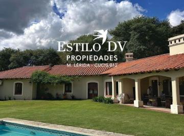 Casa · 2500m² · 5 Ambientes · 2 Cocheras · Casa en Valle Escondido