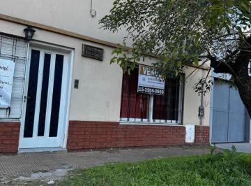 Casa · 170m² · 3 Ambientes · Casa con Gran Fondo y PH de Dos Ambientes