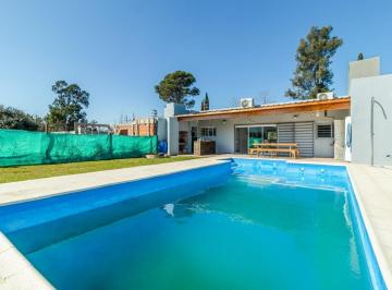 Casa · 95m² · 3 Ambientes · 2 Cocheras · Vende Casa 3 Ambientes en El Pato