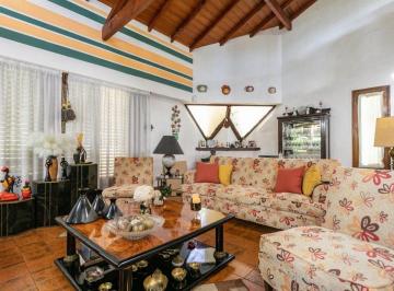 Casa · 303m² · 6 Ambientes · 2 Cocheras · Una Gran Casa Para Una Gran Familia