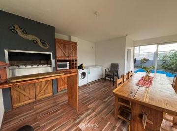 Casa · 300m² · 4 Ambientes · Cf1254 - Casa Apta Crédito Hipotecario en Venta - Acceso Sur