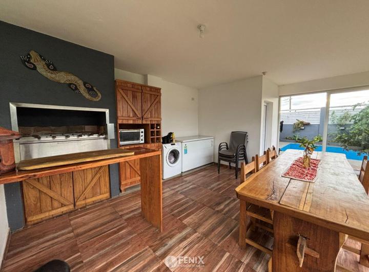 Casa · 300m² · 4 Ambientes