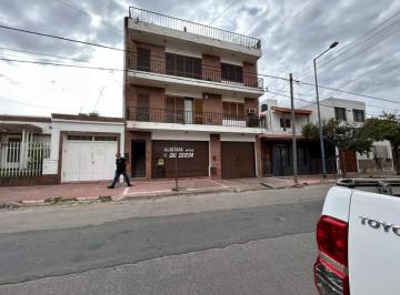 Edificio · 518m² · 4 Ambientes · Oportunidad Inversor! - Galpon - Local y 2 Dptos