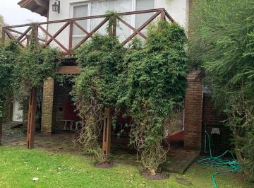 Casa de 6 ambientes, Berazategui · Club El Carmen - 4 Dorm C/pileta C/amplio Jardin