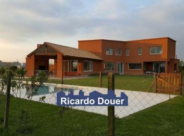 Casa · 220m² · 5 Ambientes · 1 Cochera · Casa en Alquiler en El Cantón, Escobar, G. B. a. Zona Norte
