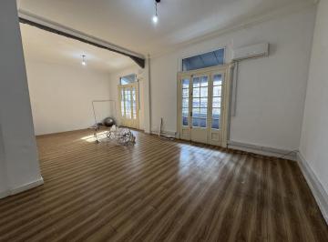 Oficina comercial · 220m² · No Te La Pierdas - Muy Luminosa - Categoria - Oficina en Alquiler - 220 m²
