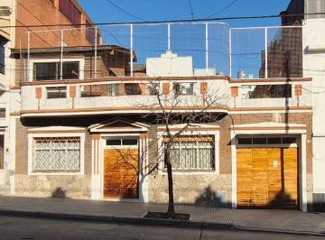 Casa de 5 ambientes, Boedo · Casa con Quincho en Terraza - Lote Propio