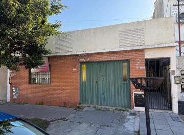 PH · 117m² · 3 Ambientes · 2 Cocheras · Amplia Casa a Refacionar