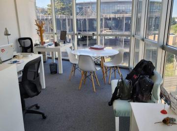 Oficina comercial · 30m² · 1 Cochera · Oficina en Alquiler en Edificio Agora II