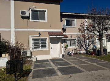 Casa · 62m² · 3 Ambientes · 2 Cocheras · Casa en Venta Green Park 3 - Cuan Propiedades